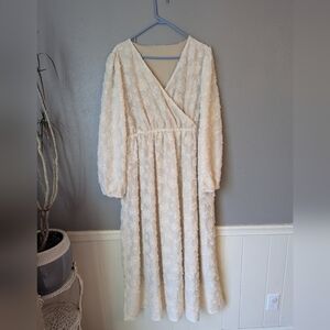 No Brand Or Tag. Cream Feminine Maxi Dress